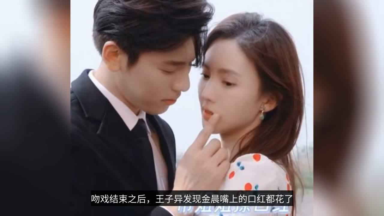 救援时尚的女孩